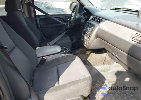 2011 Chevrolet Tahoe Commercial Fleet z USA, uszkodzony, nr VIN 1GNLC2E07BR186702